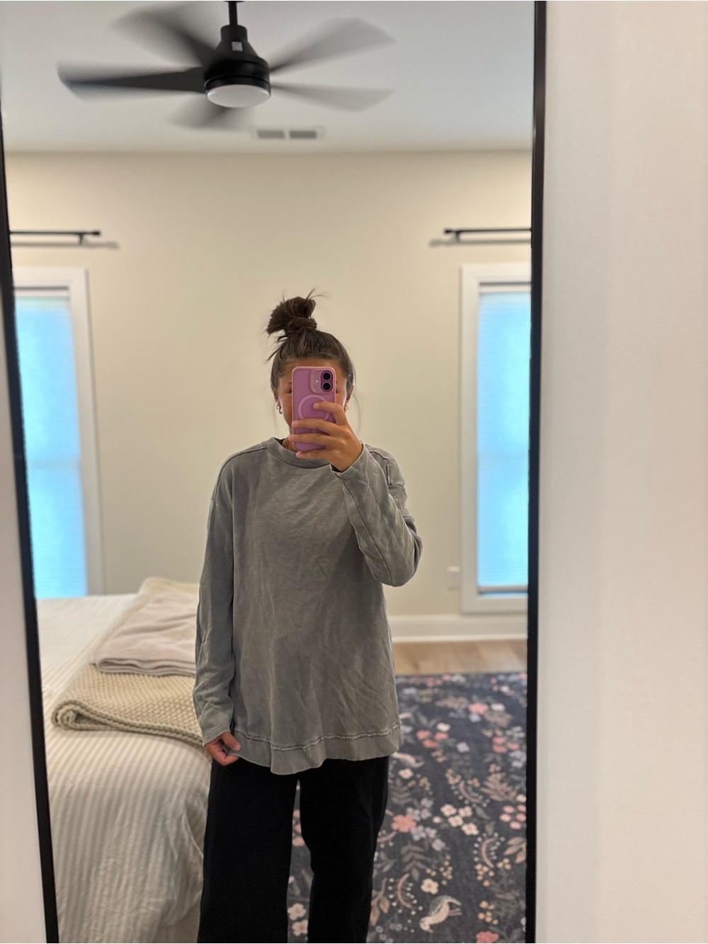 Pilcro by Anthropologie Grey Washed Crewneck Size Meidum